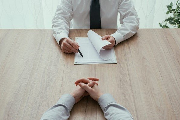 Hãy động não trước nghĩ về những gì cần thiết đối với công việc và những điểm nổi bật của bạn