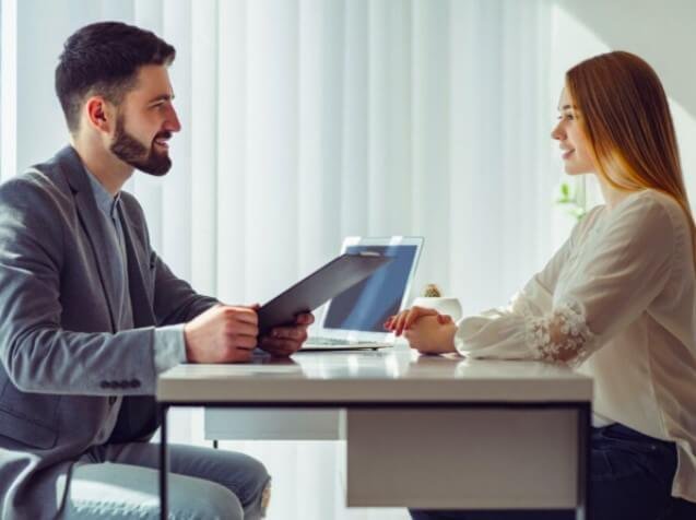 Trang phục phỏng vấn ngành bất động sản