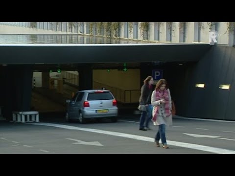 Rotterdam maakt parkeren in garages goedkoper